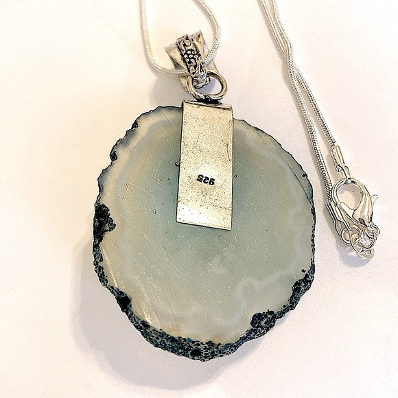 2 inch, 925 marked, Solar Agate, Rainbow moonstone on a 24 inch silver chain. - Picture 4 of 5